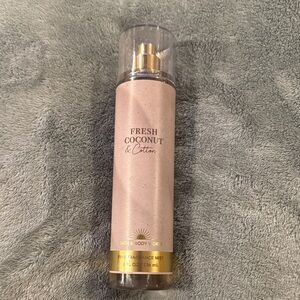Bath & Body Works Coconut & Cotton Mist with Gold Accents